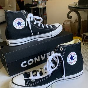 Converse | Black | Size 7.5 Men’s , 9.5 Women’s